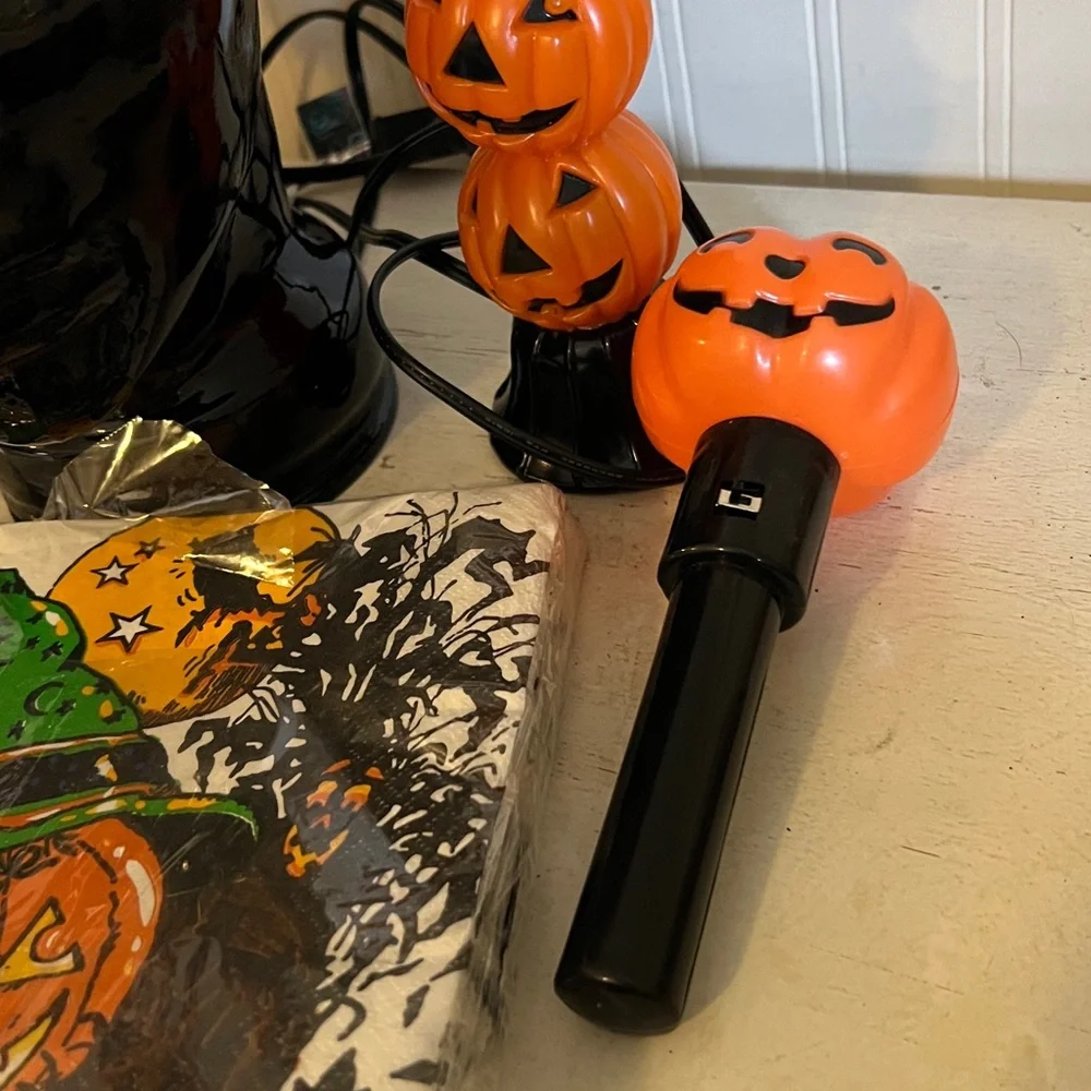 Lot Vintage Halloween blow mold pumpkin light beanie hat & napkins